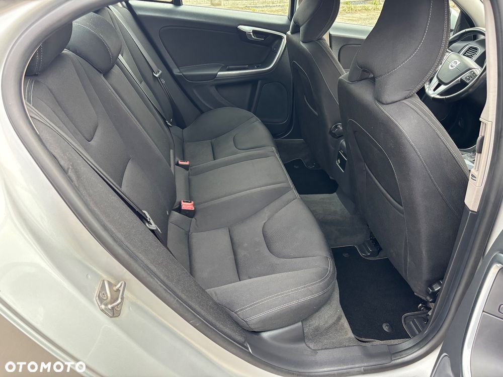 Volvo S60 D3 Geartronic Kinetic - 21