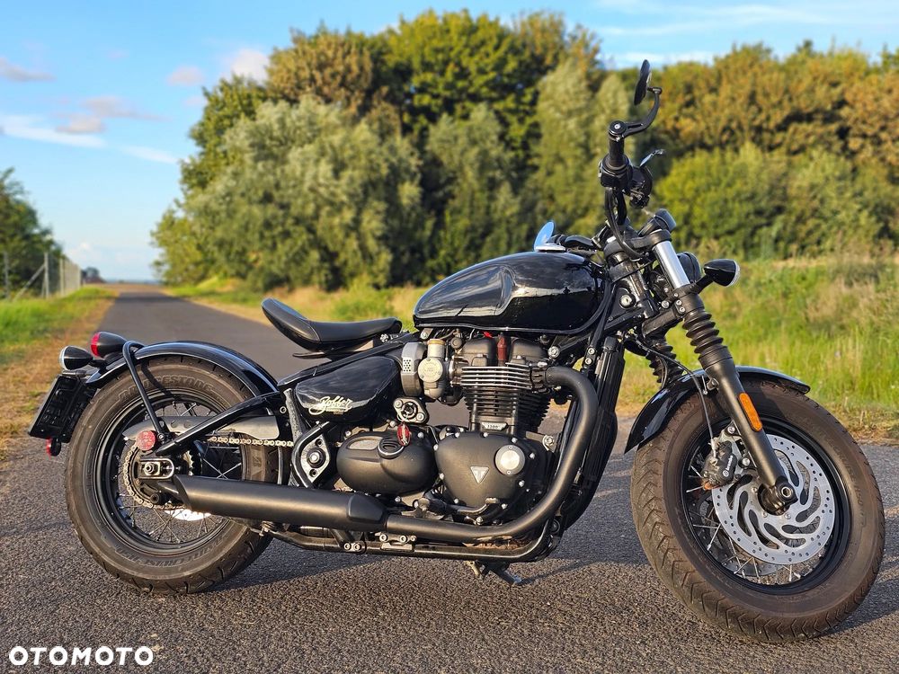 Triumph Bonneville Bobber - 9