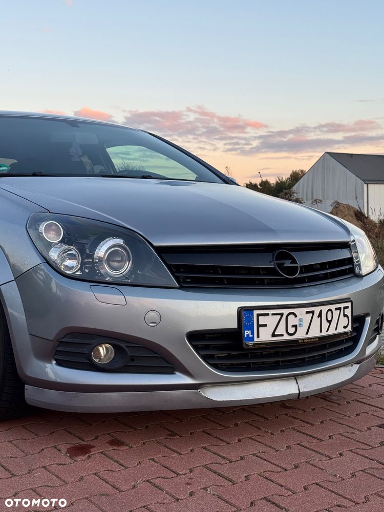 Opel Astra III GTC 2.0 T OPC - 8