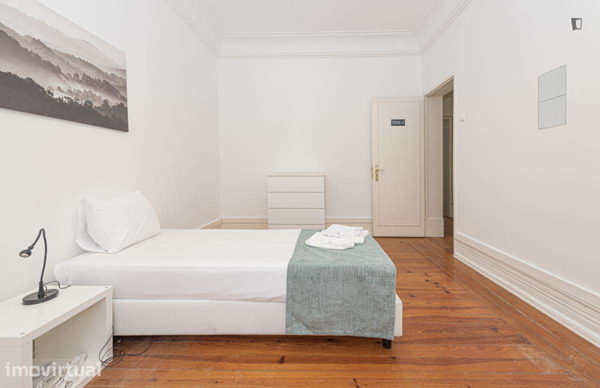 Quarto - localizado em Marquês de Pombal Lisbon - Grande imagem: 4/18
