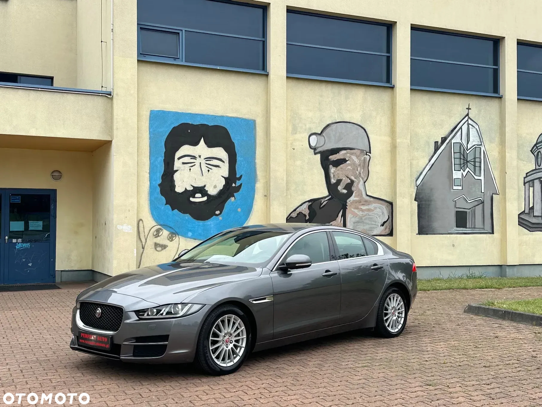 Jaguar XE - 2