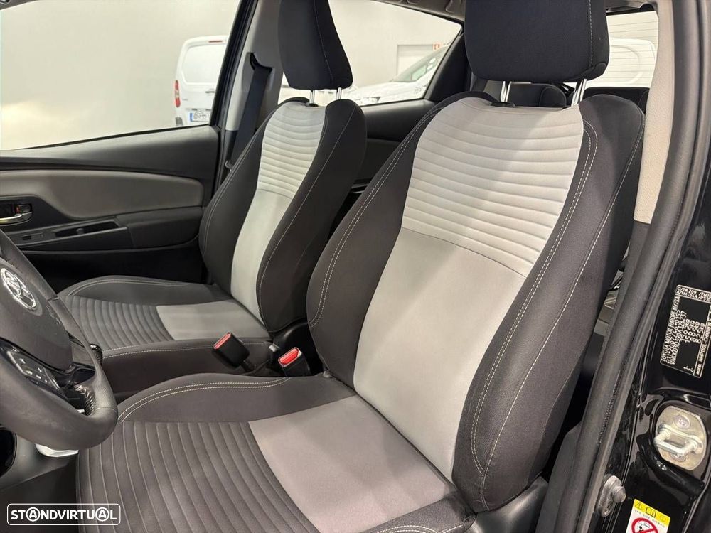 Toyota Yaris 1.5 HSD Exclusive - 9