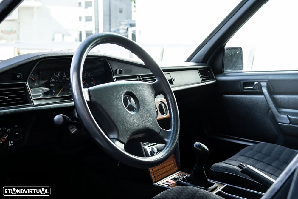 Mercedes-Benz W201 (1982-1993) 190 E 1.8 - 15