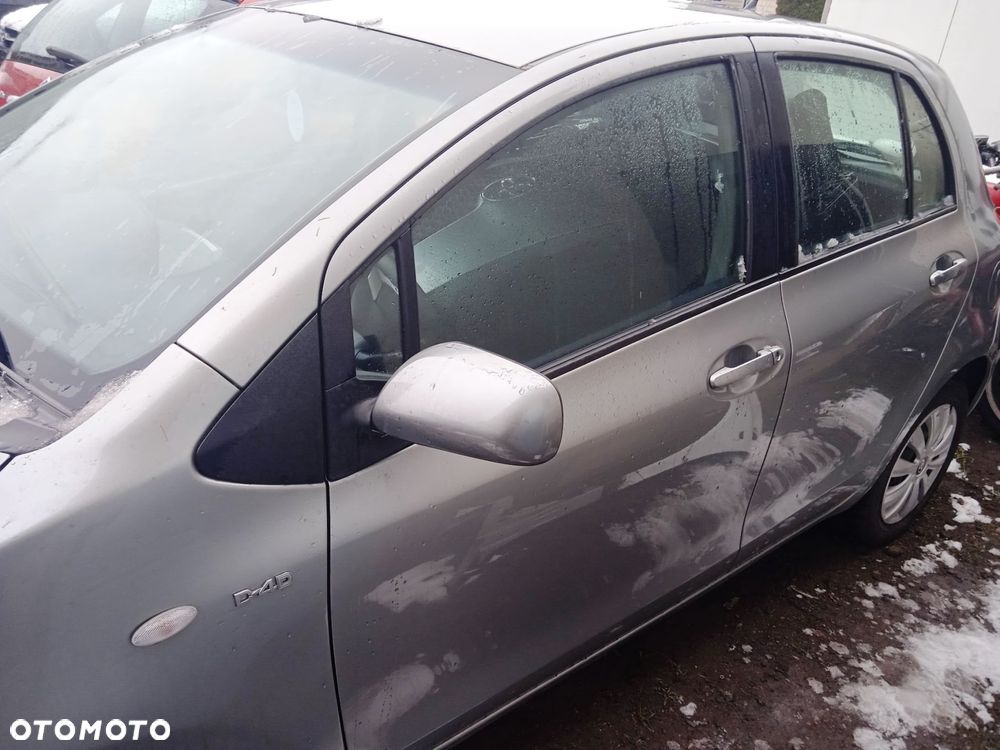 Na części Toyota Yaris II 5D kolor 1F8 silnik skrzynia maska klapa błotnik drzwi zderzak szyba - 2