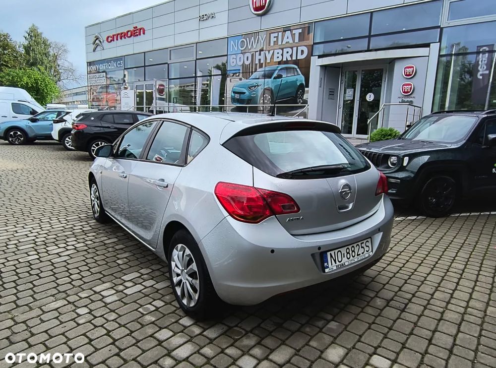 Opel Astra IV 1.6 Enjoy EU6 - 4