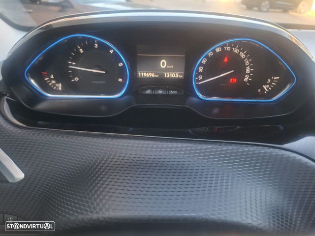 Peugeot 2008 1.6 e-HDi Allure - 12