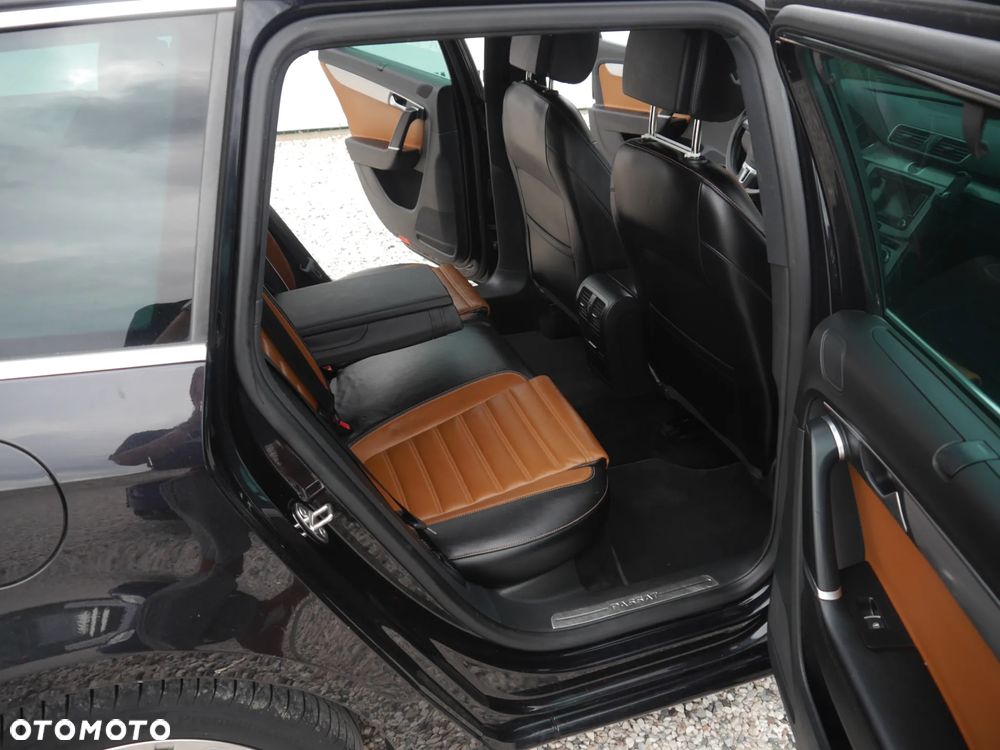 Volkswagen Passat Variant 2.0 TDI BlueMotion Technology Highline - 16