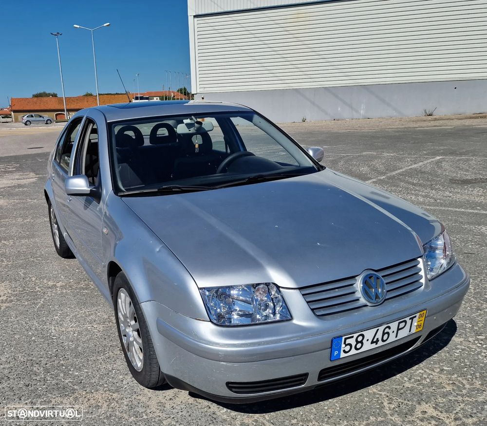 VW Bora 1.9 TDi Highline - 1
