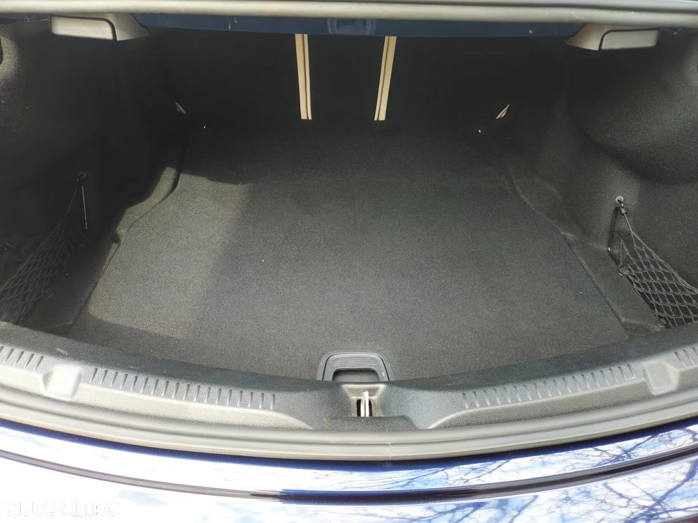 Mercedes-Benz E 220 d 4Matic 9G-TRONIC AMG Line - 18