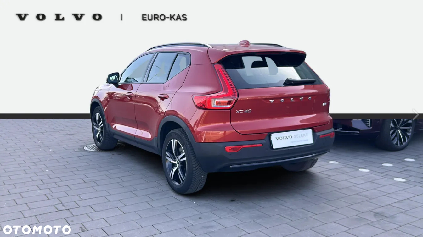 Volvo XC 40 B3 Plus Dark - 3