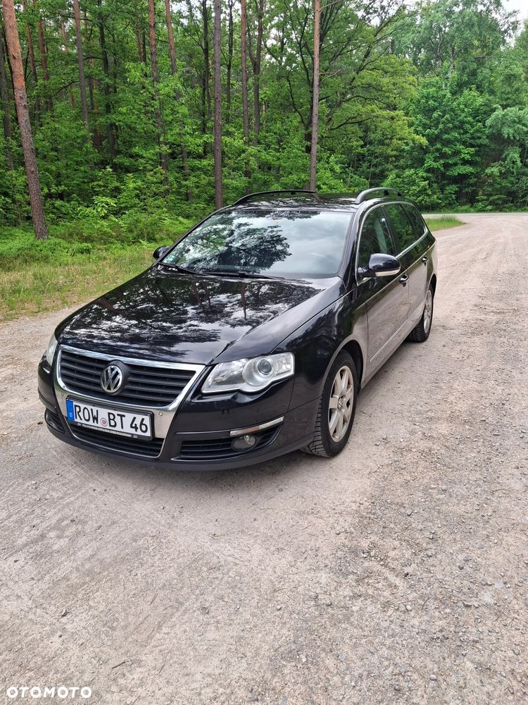 Volkswagen Passat - 1