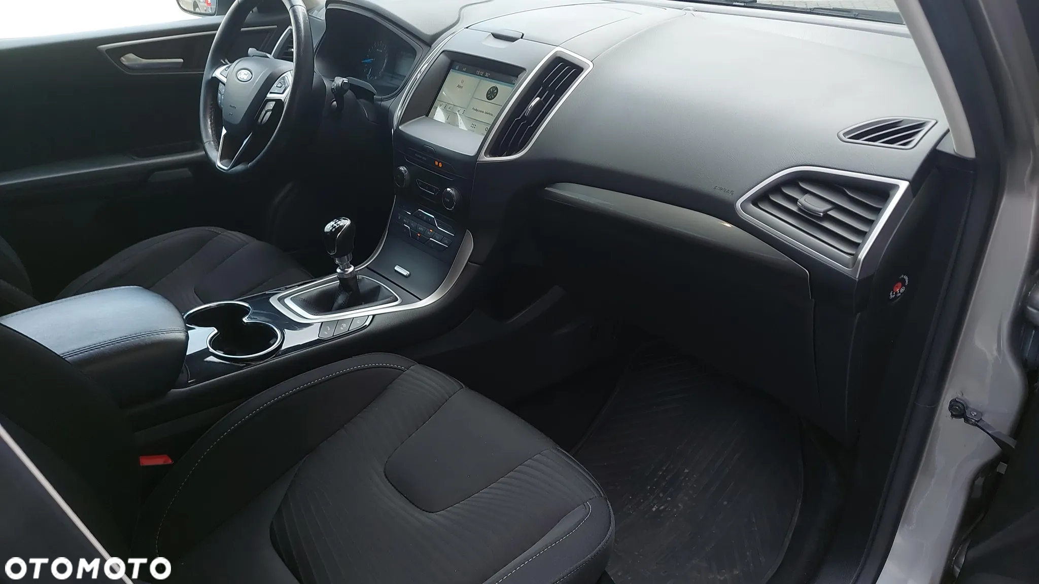 Ford S-Max - 16