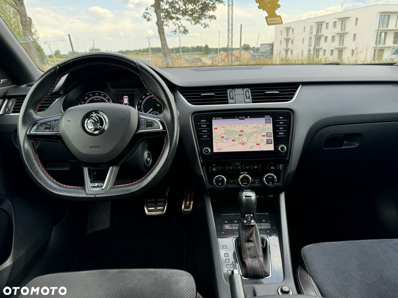 Skoda Octavia Combi 2.0 TDI DSG RS - 20