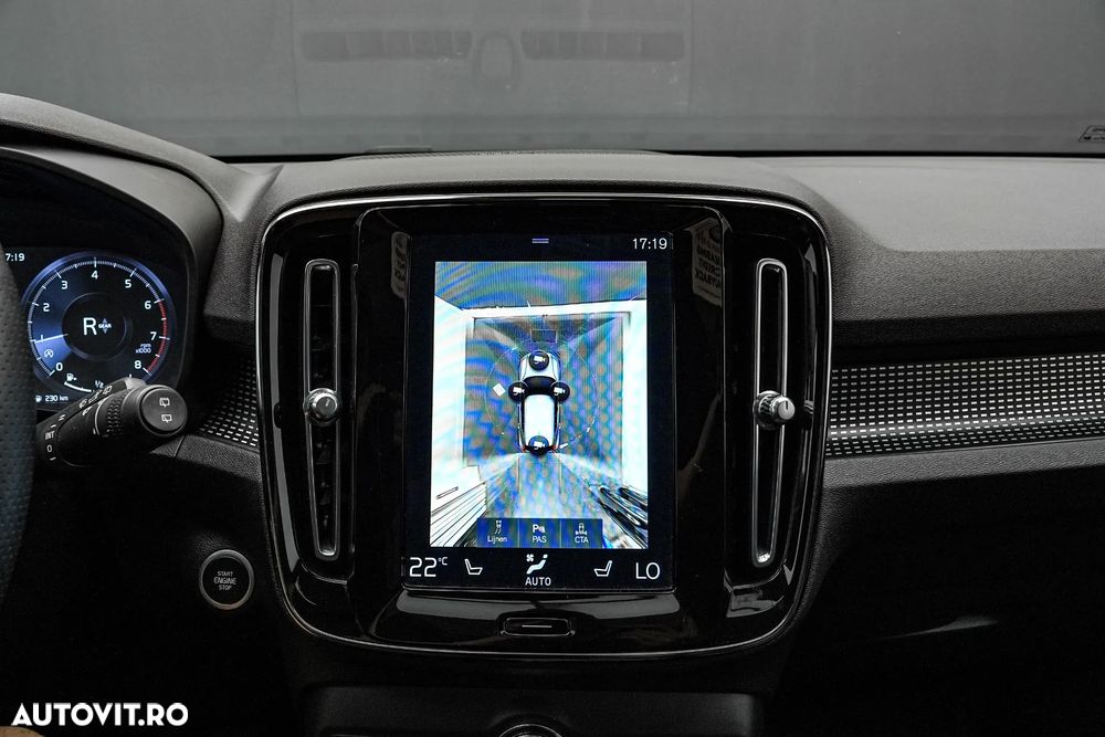 Volvo XC 40 - 22