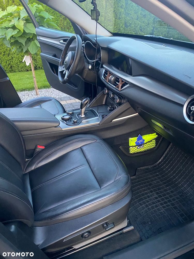 Alfa Romeo Stelvio 2.0 Turbo 16V AT8-Q4 Super - 10