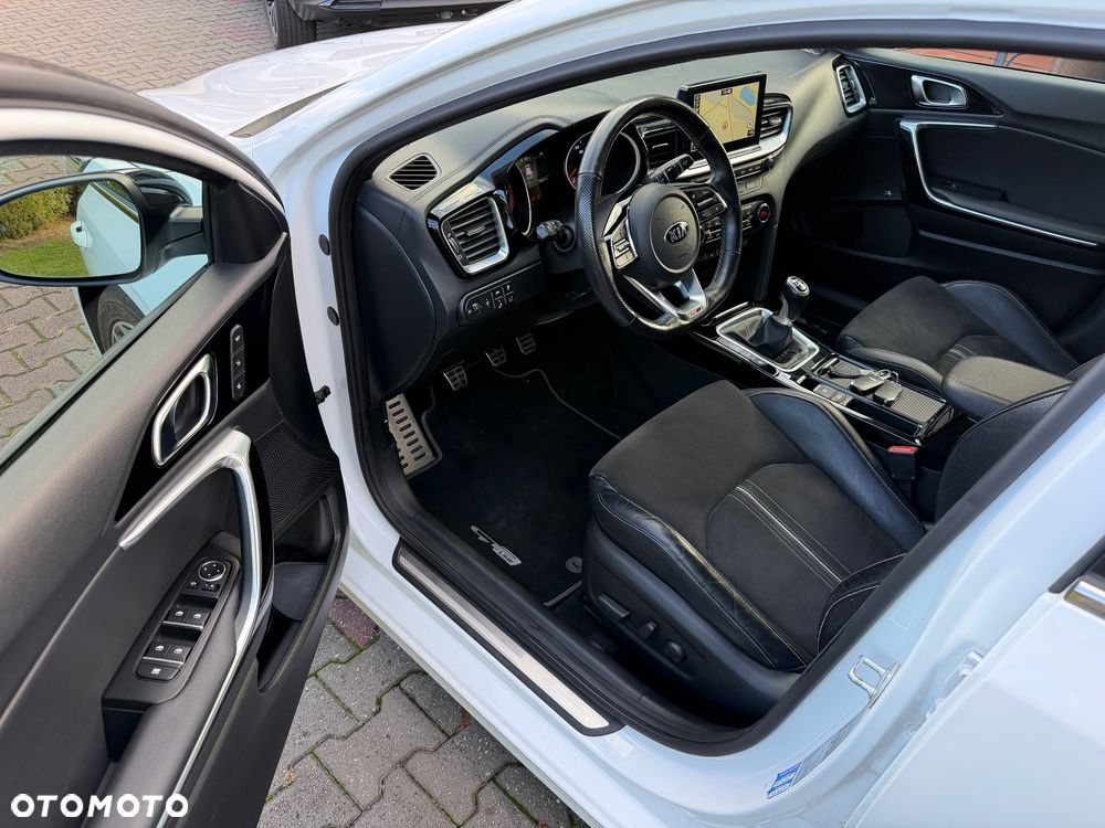 Kia Ceed 1.4 T-GDI OPF GT Line - 16
