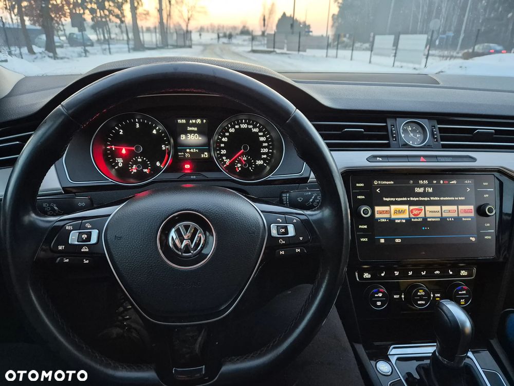 Volkswagen Passat 2.0 TDI SCR DSG Highline - 9
