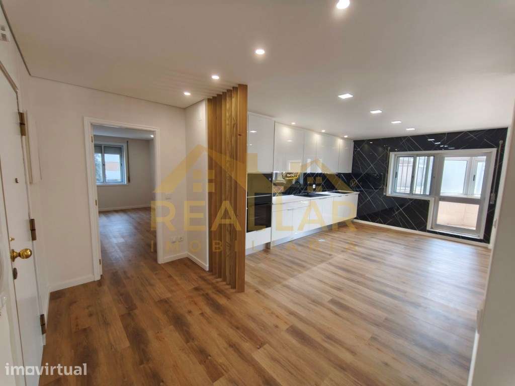 Excelente T4 no Centro da Póvoa todo remodelado - Grande imagem: 4/25