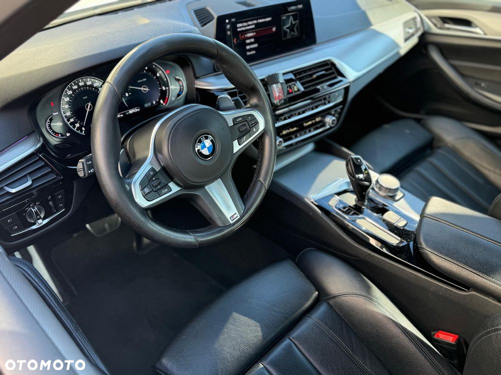 BMW Seria 5 520d M Sport - 11