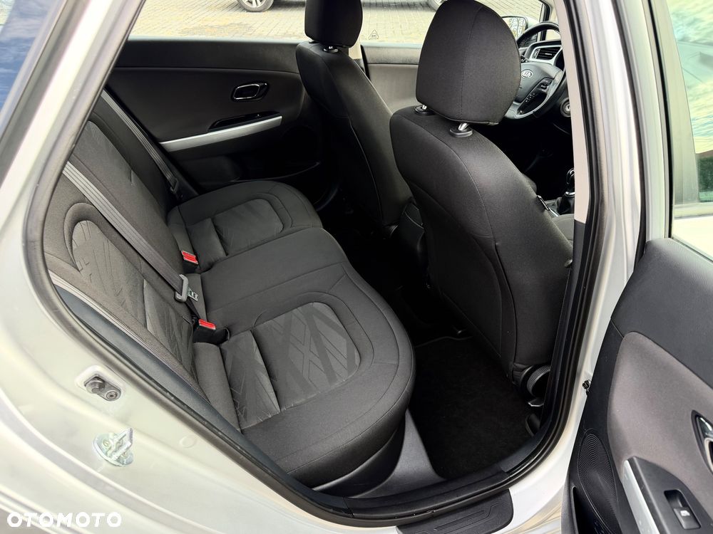 Kia Ceed - 13