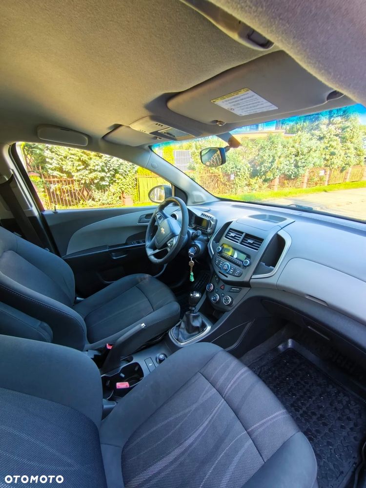 Chevrolet Aveo 1.4 16V LT - 9