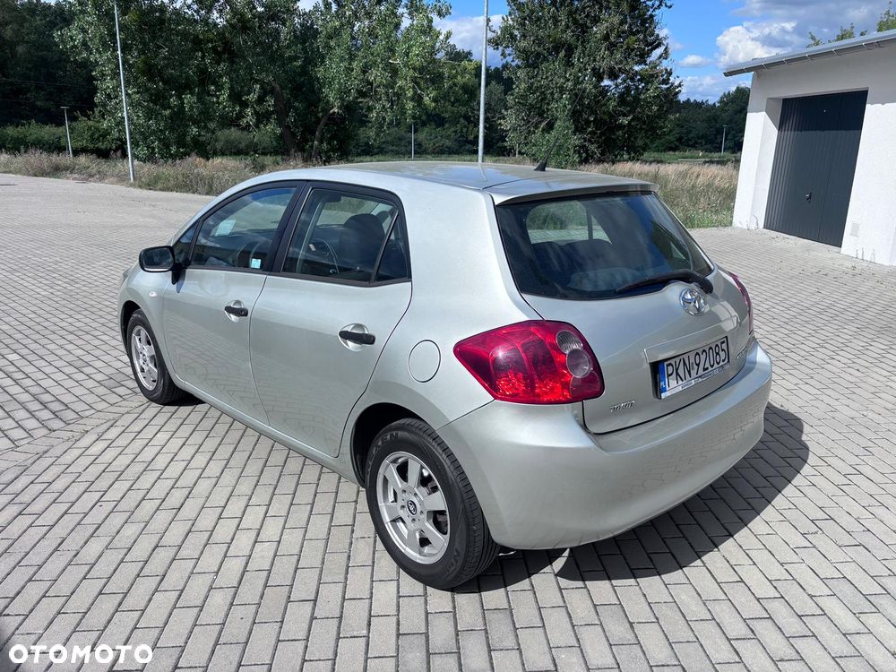 Toyota Auris ver-1-4-vvt--i-team - 16