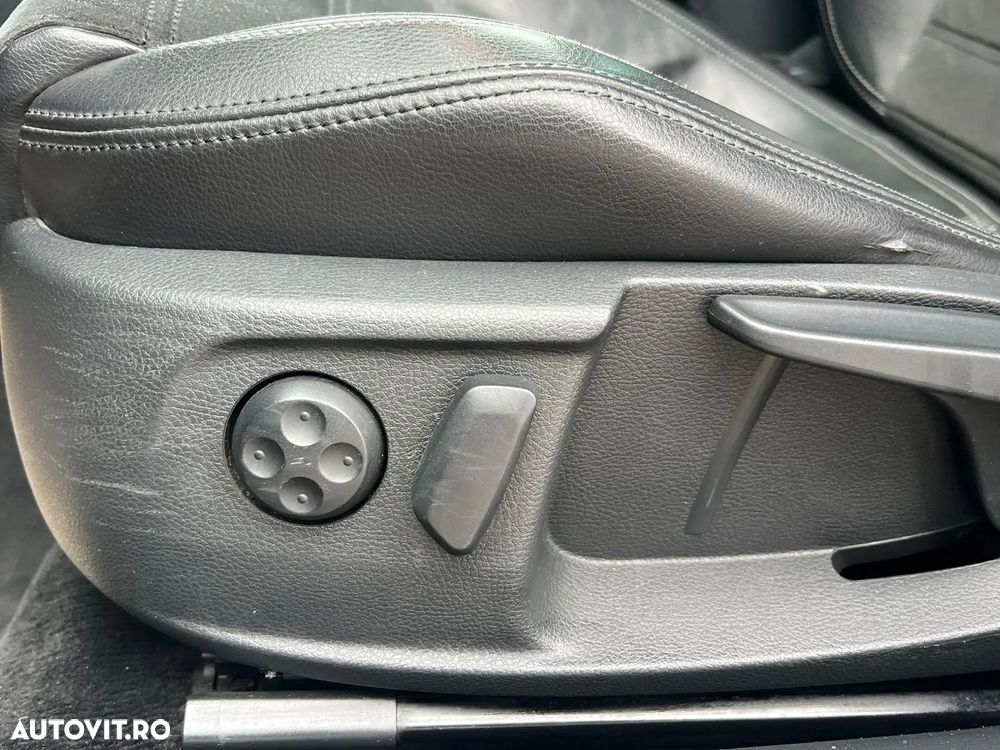 Volkswagen Passat 2.0 TDI DPF DSG R-Line Edition Plus - 30