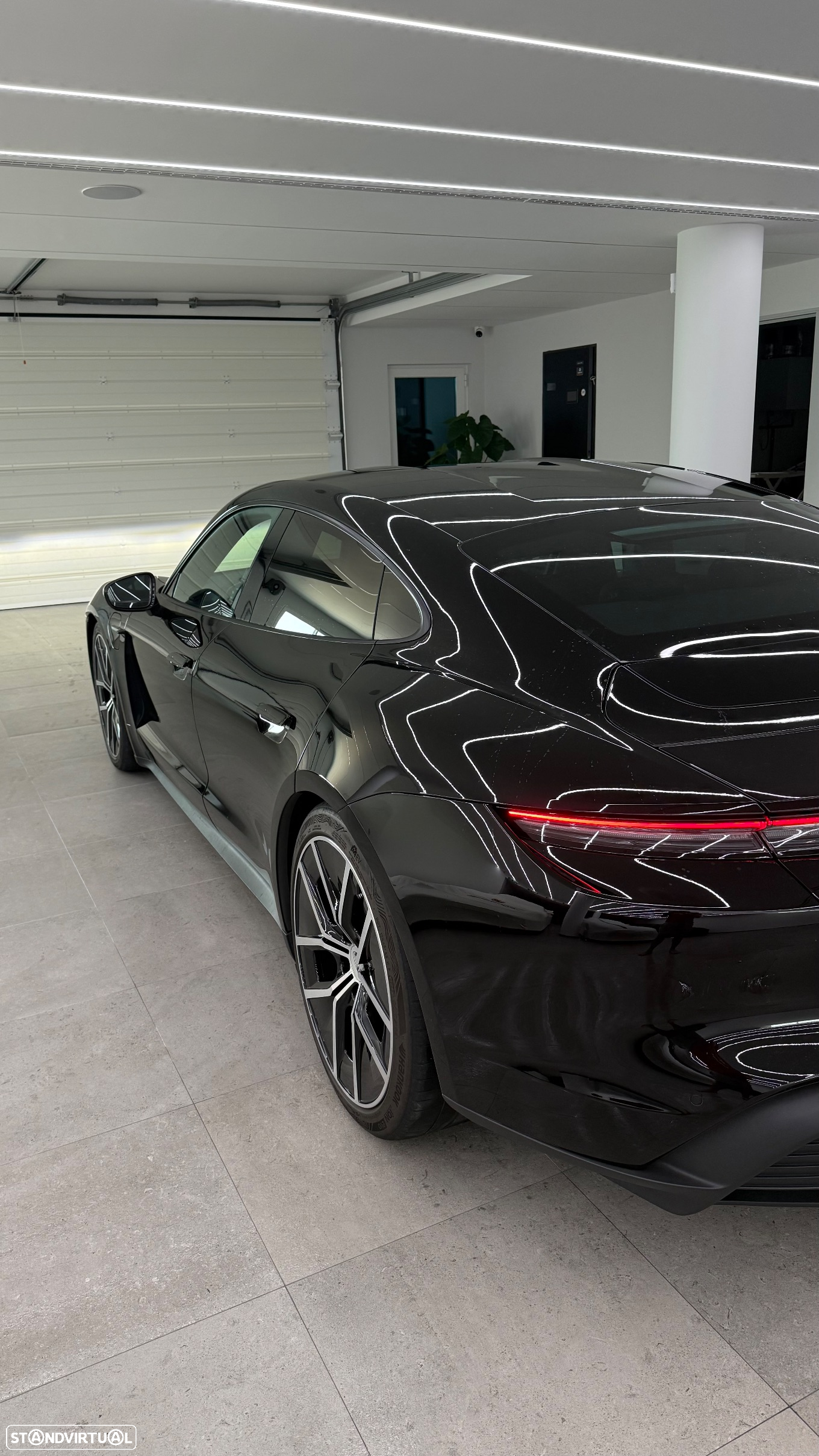 Porsche Taycan Standard - 10