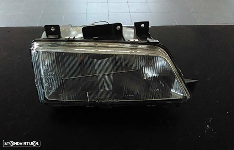 Otica / Farol Dto Peugeot 405 - 1