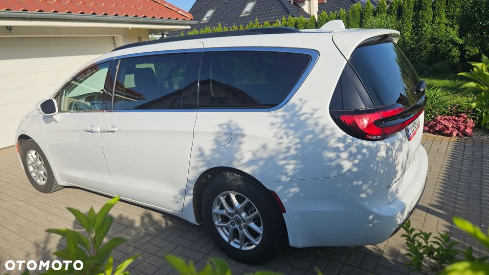 Chrysler Pacifica - 5