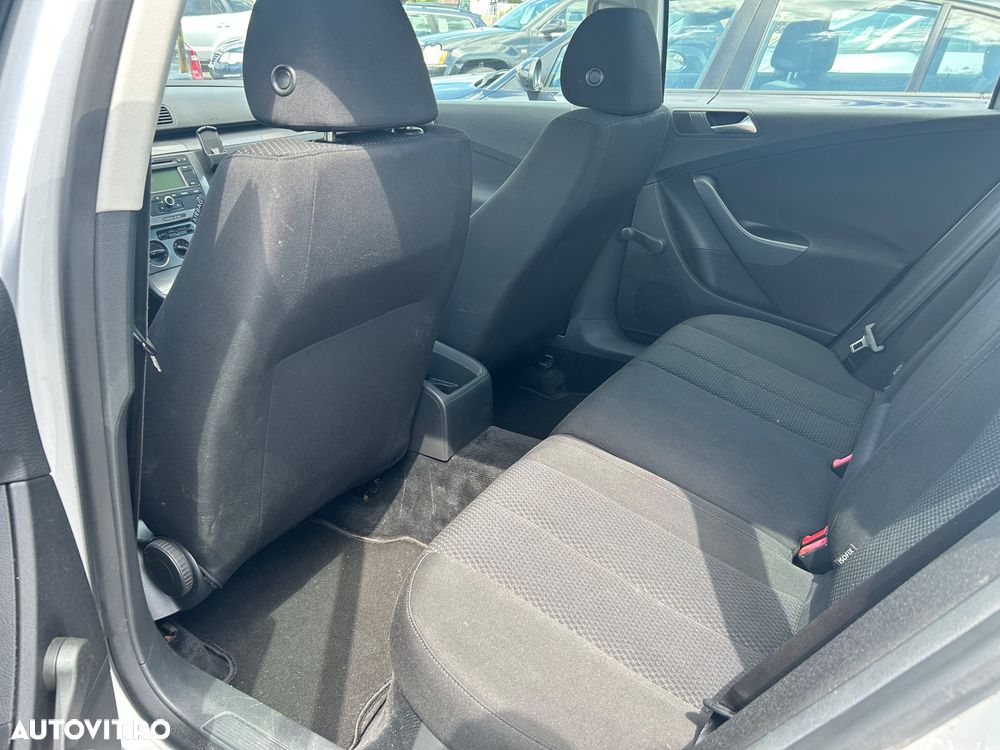 Volkswagen Passat 2.0 TDI Comfortline - 5