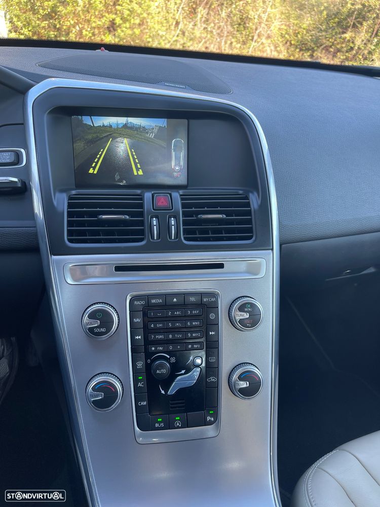 Volvo XC 60 2.0 D4 Momentum - 12