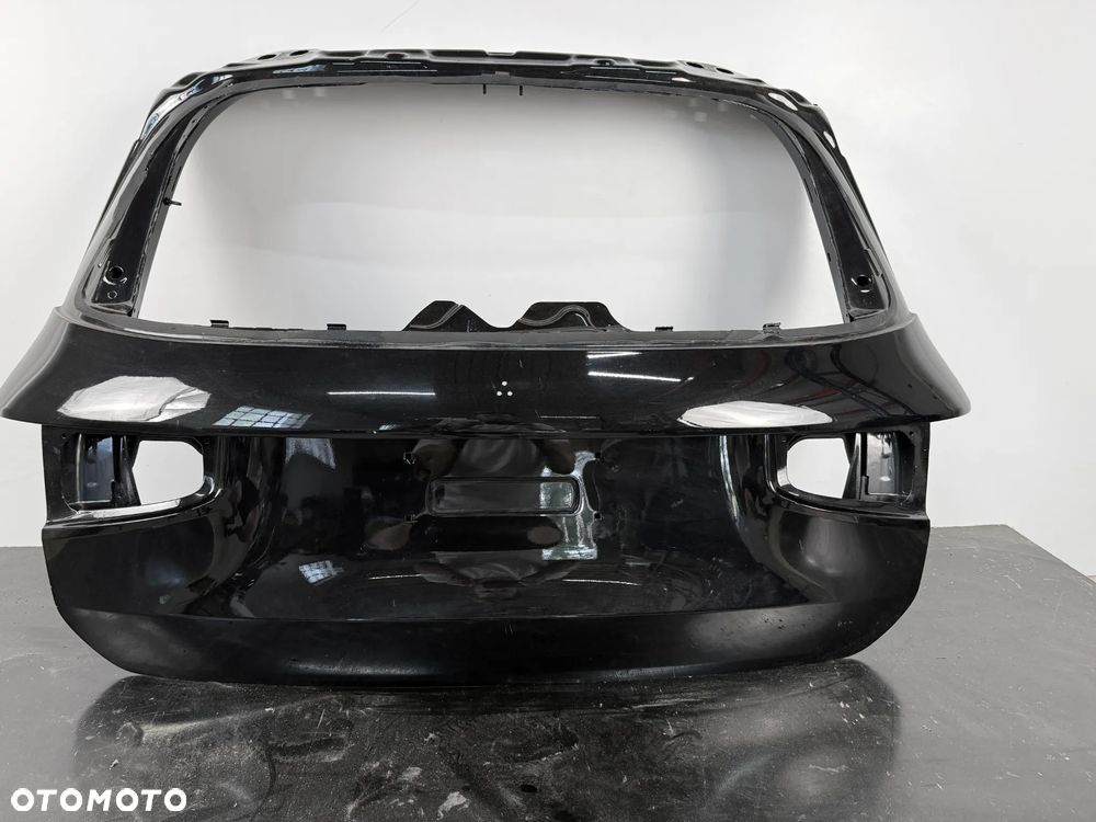 Klapa bagażnika Tył Mercedes-Benz B W247 A247 A2477423900 - 1