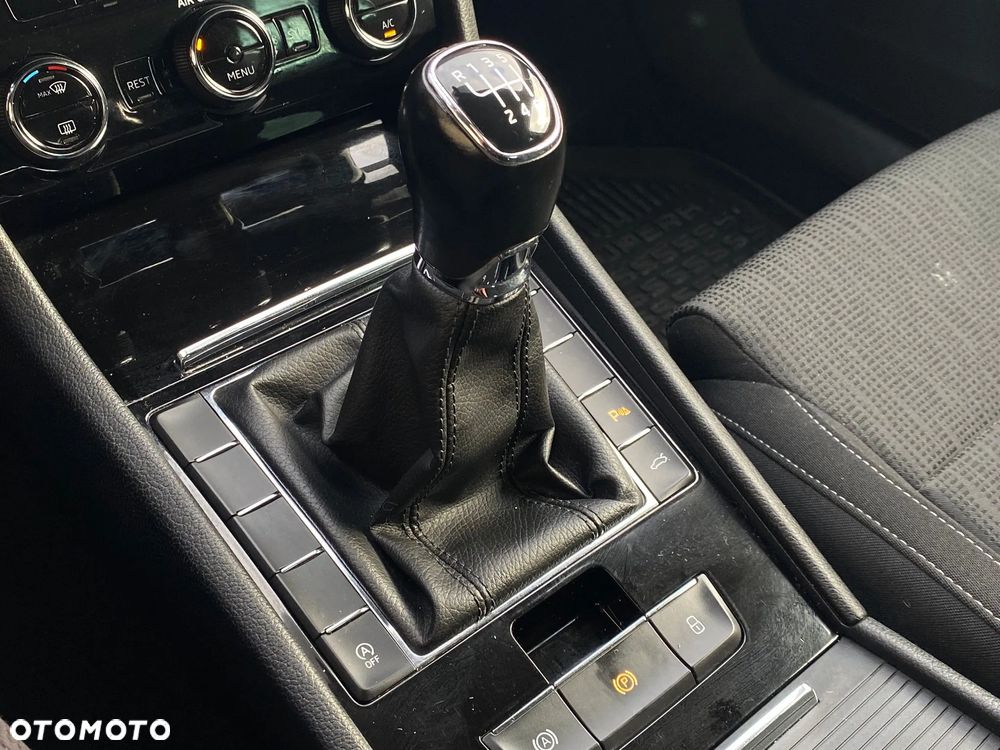 Skoda Superb 1.8 TSI Ambition - 23