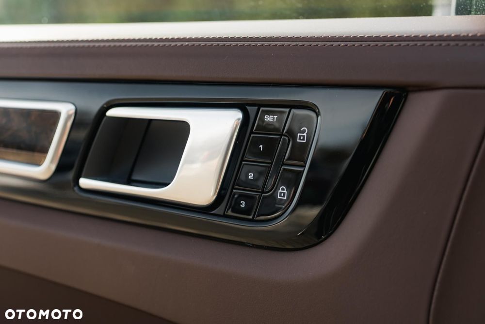 Porsche Cayenne Turbo - 33