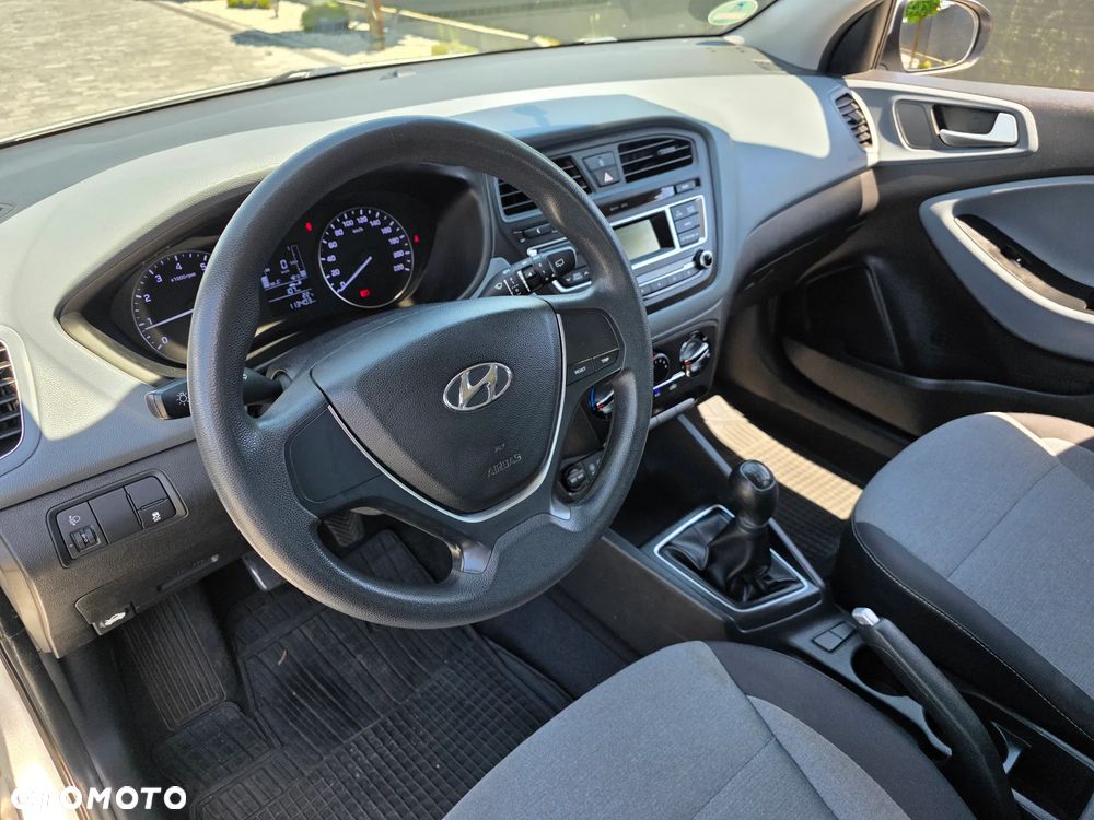 Hyundai i20 blue 1.2 Classic - 4