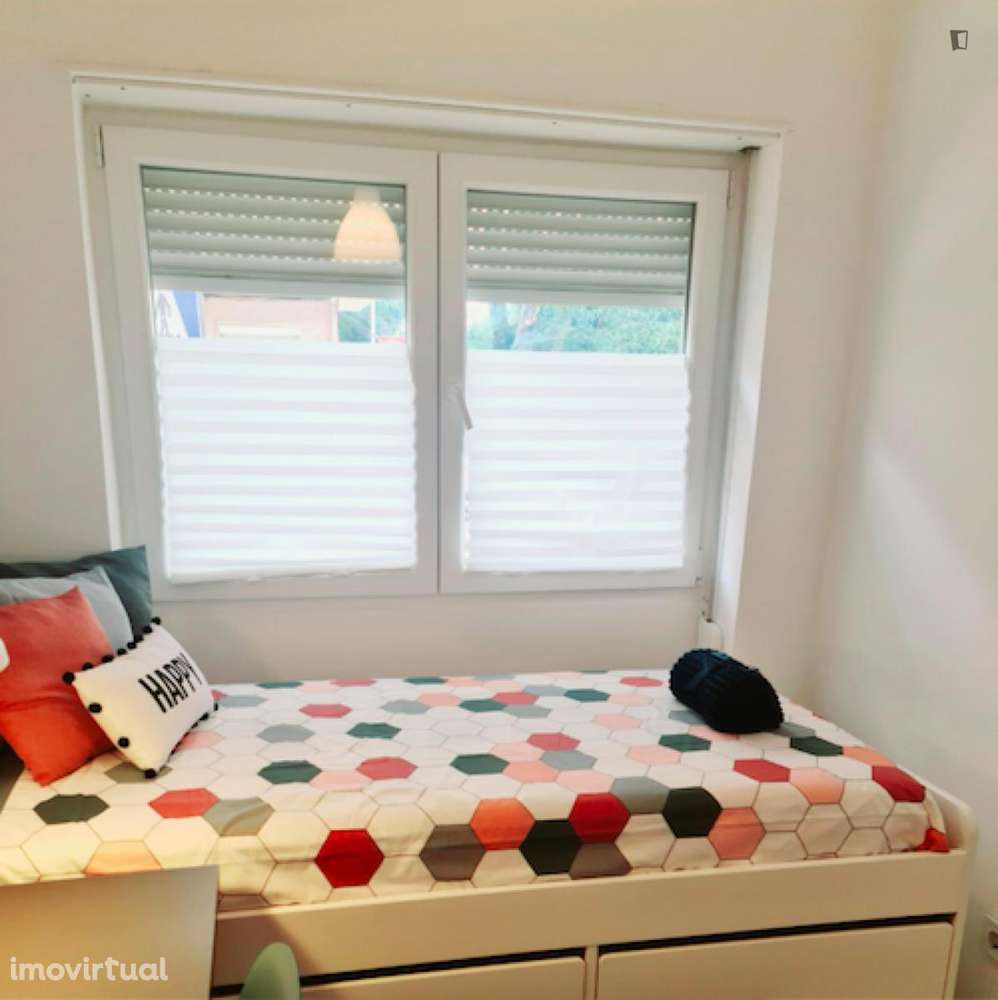 Quarto - localizado em Amadora Lisbon - Grande imagem: 3/16