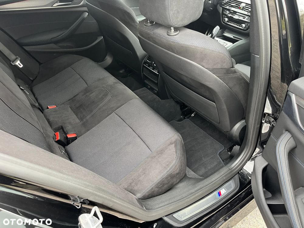 BMW Seria 5 520d M Sport - 14
