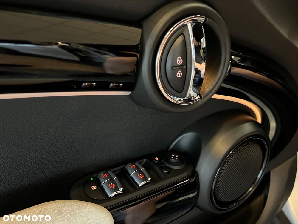 MINI Cooper Standard - 12