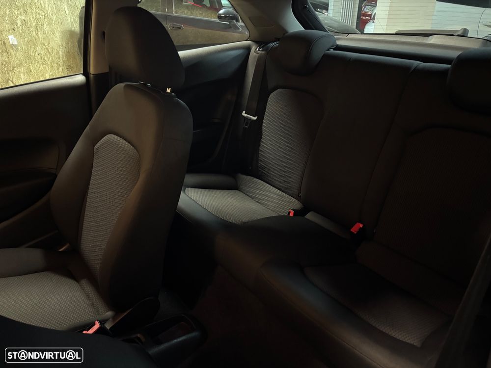 Audi A1 1.2 TFSI Attraction - 8