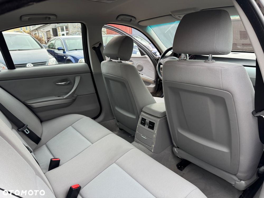 BMW Seria 3 318i Edition Lifestyle - 17