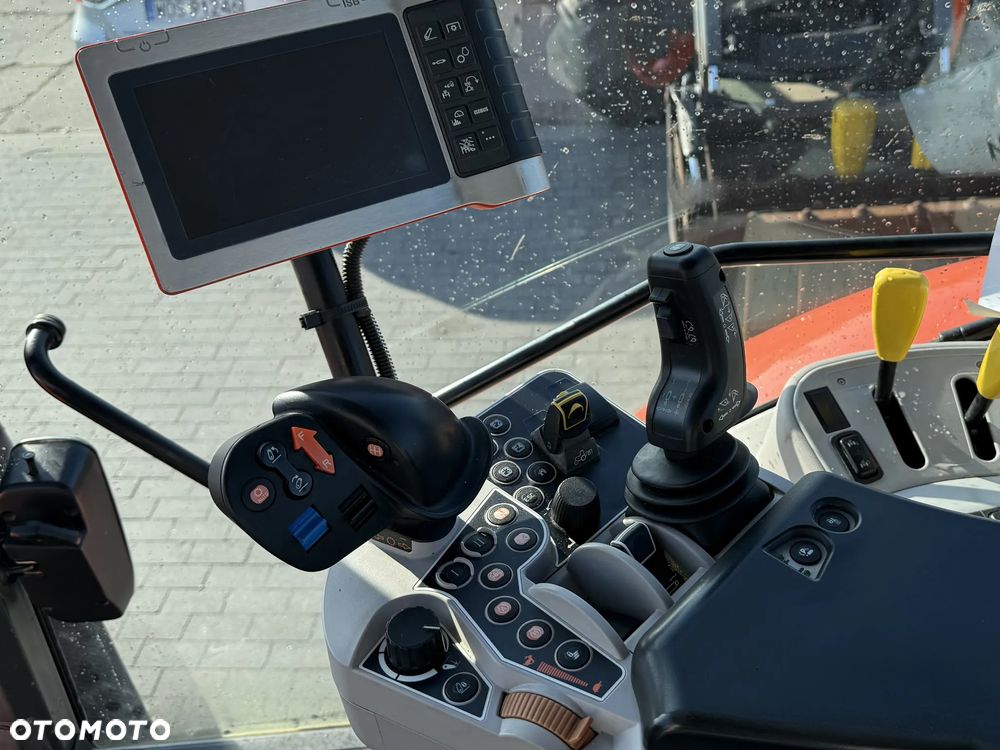 Kubota M7-151 Premium - 16