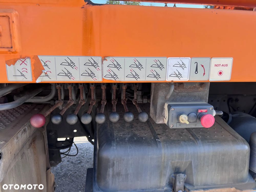 Mercedes-Benz 1833 K - 20