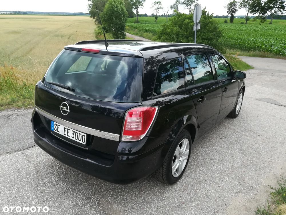 Opel Astra 1.4 Caravan Cosmo - 4