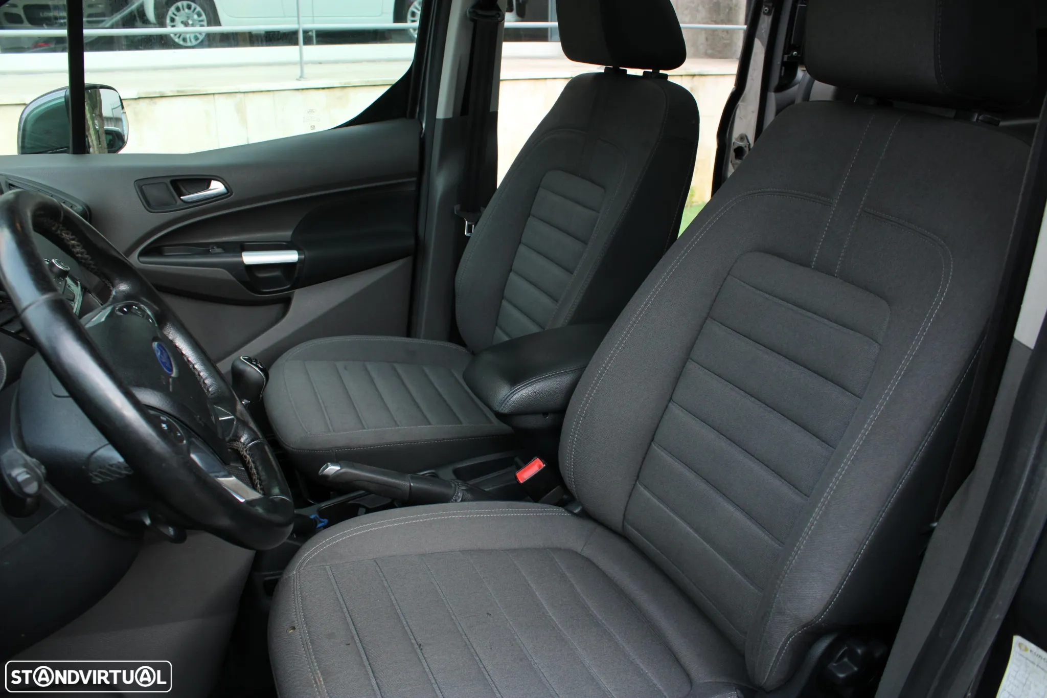 Ford Tourneo Connect Grand 1.5 TDCi Titanium - 36