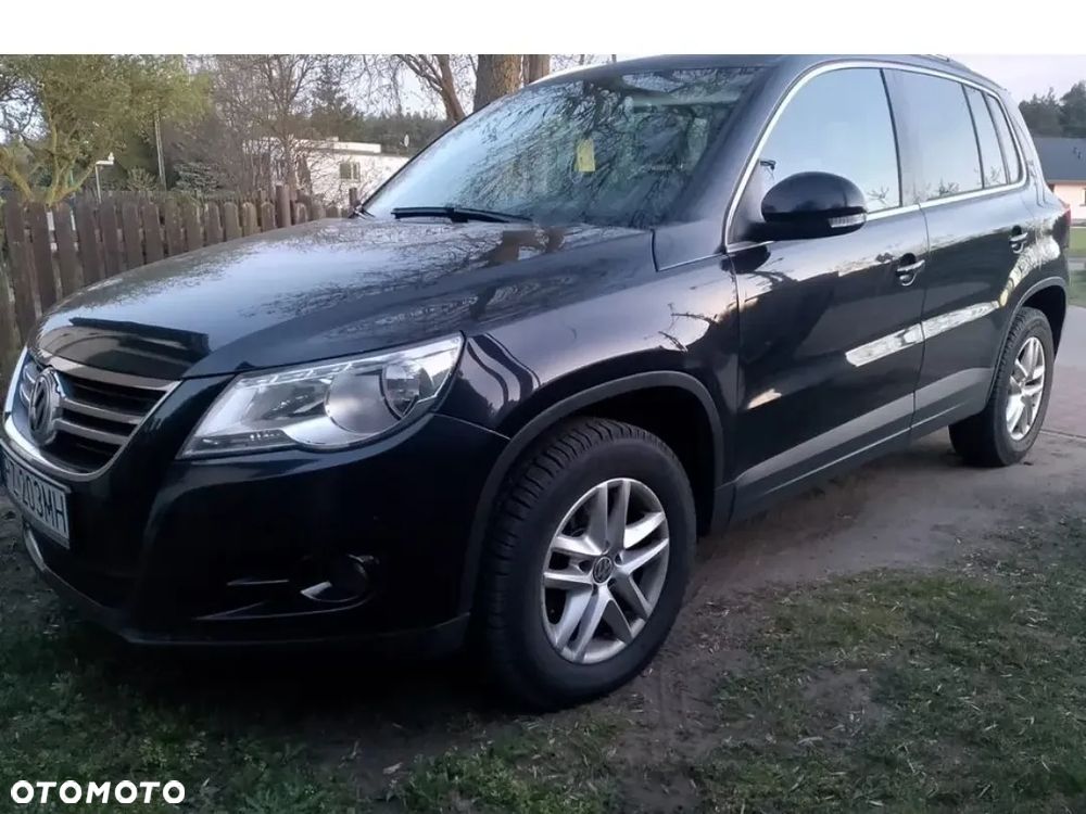 Volkswagen Tiguan - 1