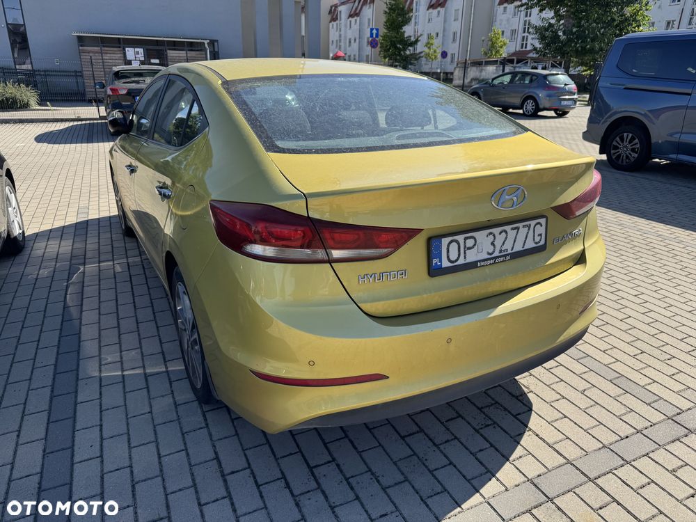 Hyundai Elantra 1.6 CRDi Classic + - 6