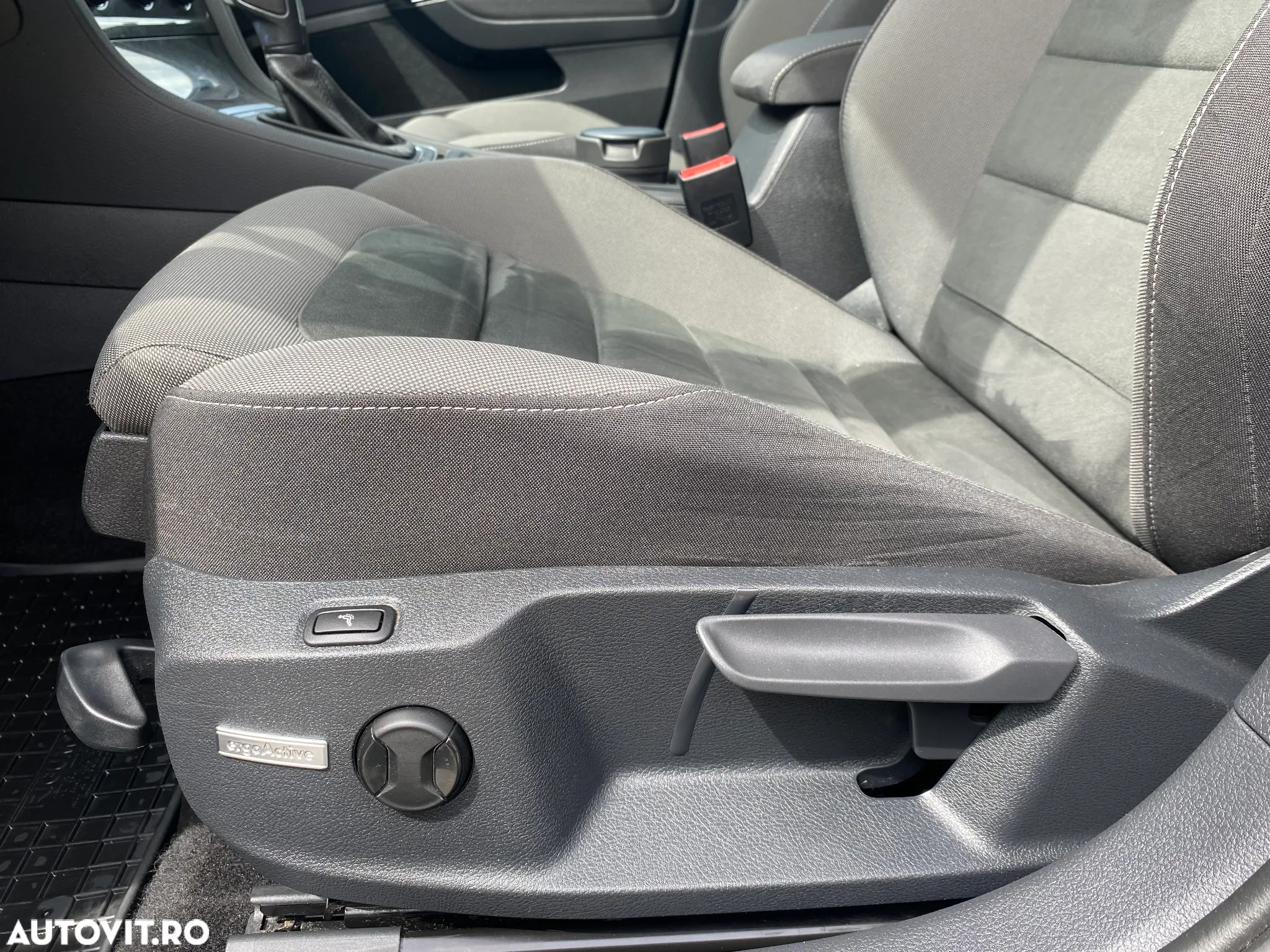Volkswagen Golf - 12