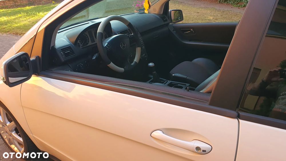 Mercedes-Benz Klasa A 180 CDI Elegance First - 24