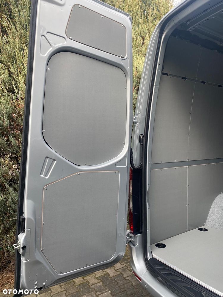 Mercedes-Benz Sprinter - 9